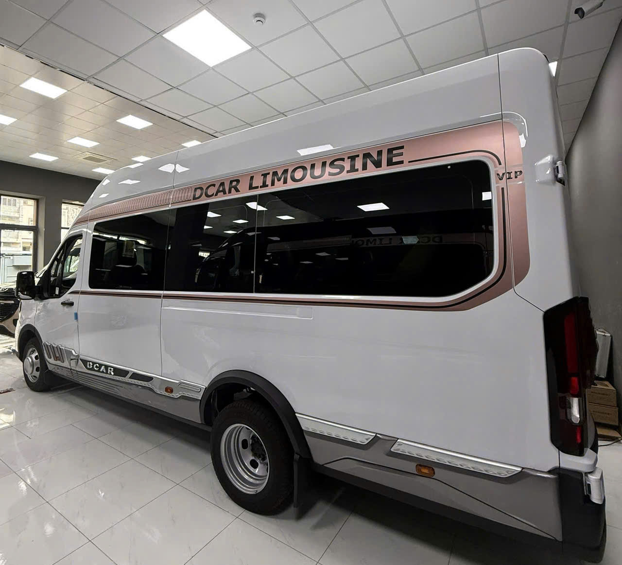 Limousine 9/11 chỗ